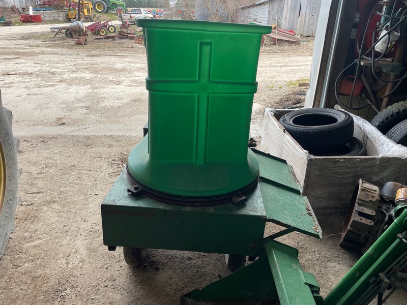 Hay/Forage/Livestock  WIC Electric Bale Chopper Photo